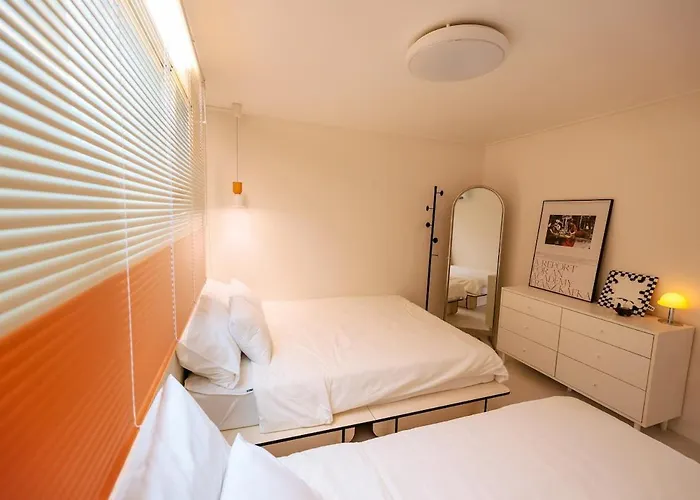 Amsa Stay, 강남역 코엑스몰 30분, 잠실 롯데월드 20분, Kspo Dome, 사전예약시 무료주차, 암사종합시장 * Séoul